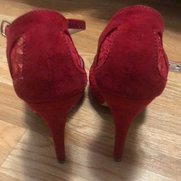Red Lace Heels size 8 - Picture 4 of 5